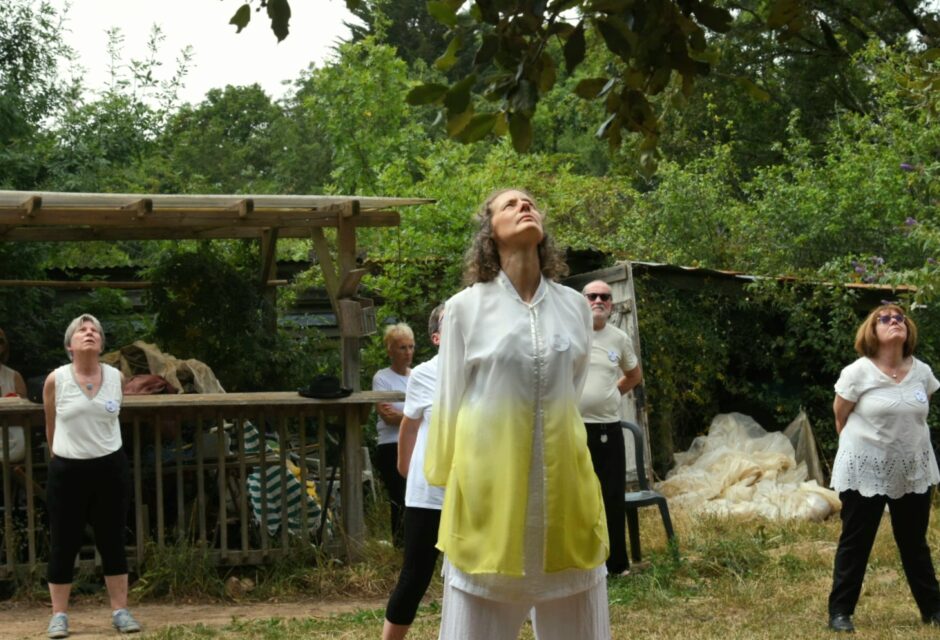 demonstration qi gong association ect au jardin collectif de la coutelliere à Saint-Herblain et Couëron. photographe Juliette Grall
